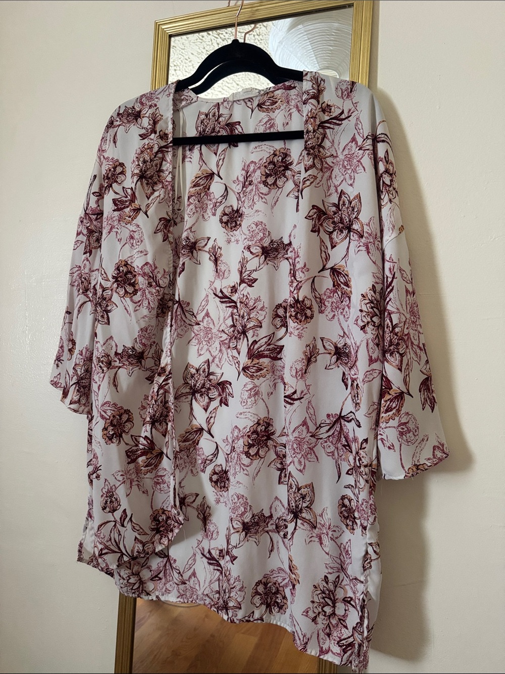 Pink Republic Floral Open-Front Kimono Top in White and Wine